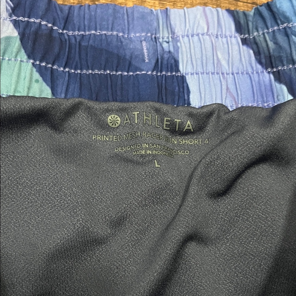 Athleta Printed Mesh Racer Run Short Size L - Picture 2 of 10